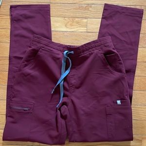 Figs technical collection burgundy/maroon XS pants
